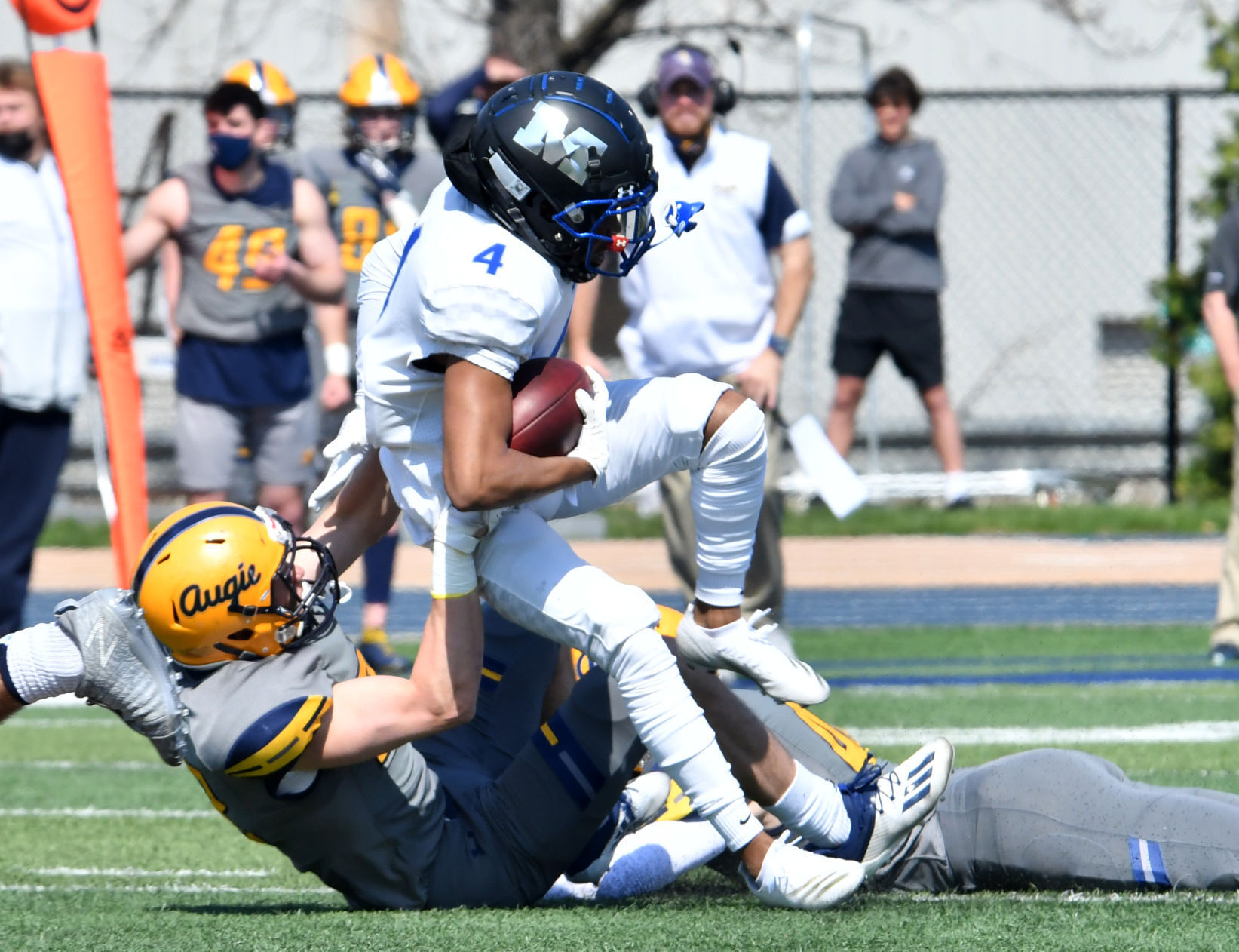 040321-qc-spt-augie football-123